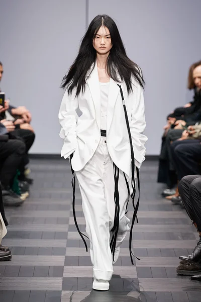 Look 4